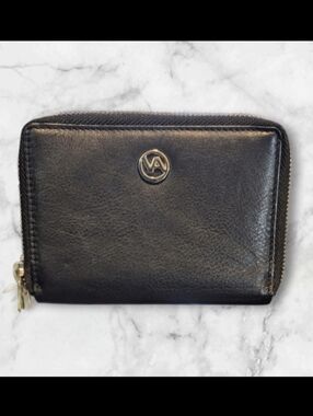 Valentina Black Leather Wallet with Gold Zipper Pulls